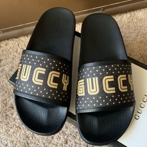 SOLDGucci Women's Pursuit Gucci SEGA® Print Slides